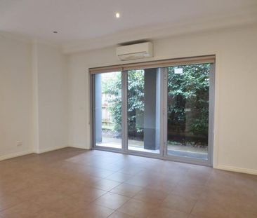 3/34 Waiora Road, Rosanna - Photo 6