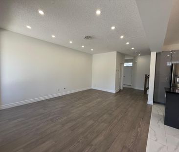 For Lease - 90 Knott Drive Unit# UPPER, London South, Ontario - Photo 2