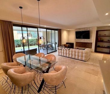 Alquiler de chalet adosado en Calle Montemenor - Photo 1