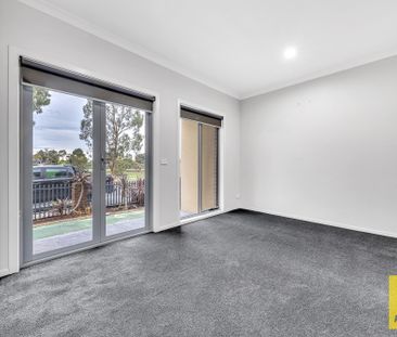 Stunning Home, Spectacular Views & Unbeatable Convenience! - Photo 2