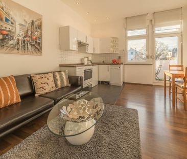 City-Residence: Nette 2-Zimmer-Wohnung in schönem Altbau - Photo 2