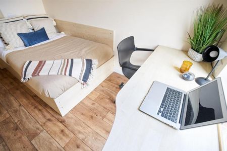 1 bedroom in a flat share to rent - Photo 3