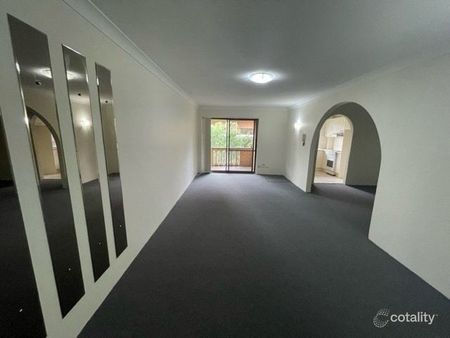 Two Bedroom Unit In Perfect Location! - Photo 4