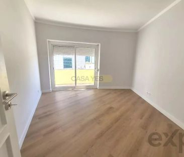 Apartamento T5 com elevador e varanda em Entrecampos - Photo 4