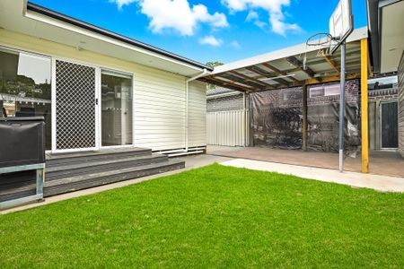 108 Bogalara Road, Old Toongabbie NSW 2146 - House For Rent | Domain - Photo 2