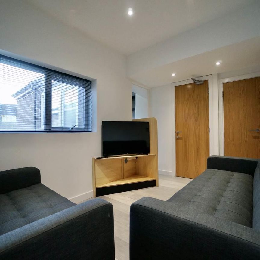 10 Well Street - Photo 1