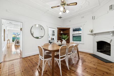 Open the door to resort-style living, close to everything that matters - Photo 2