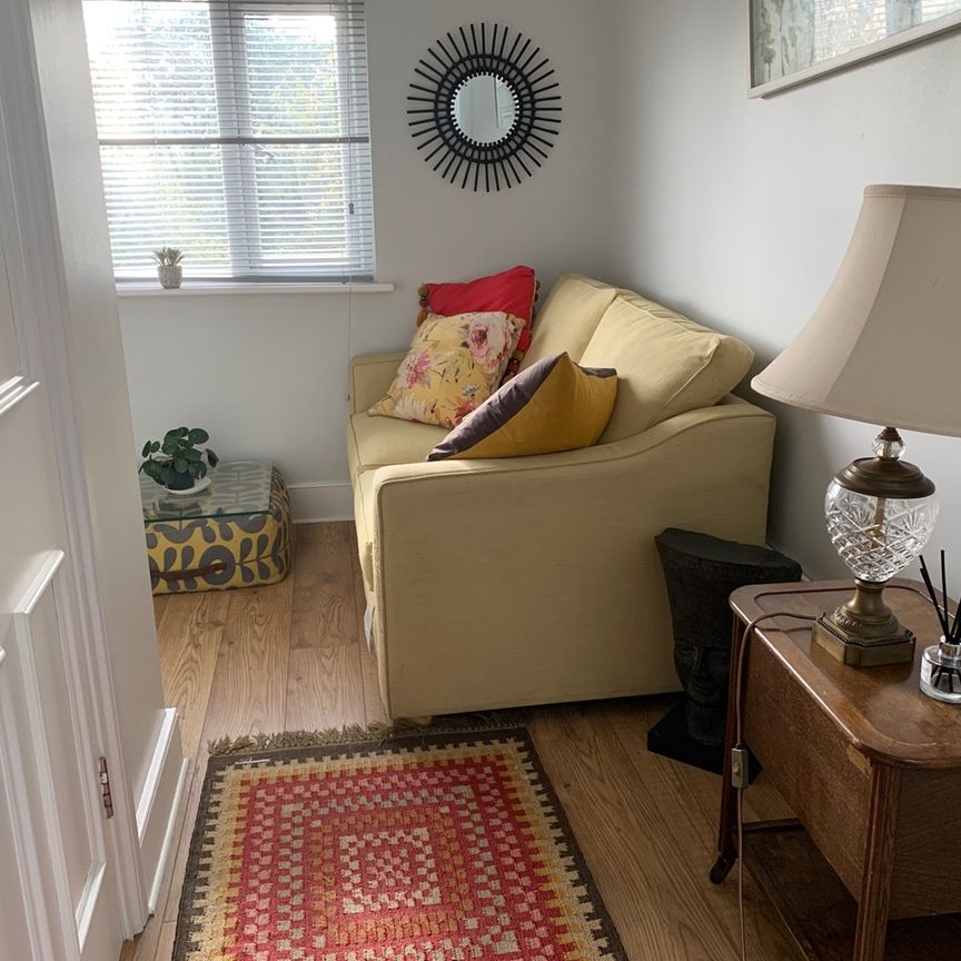 Studio Flat, London, SE25 - Photo 1