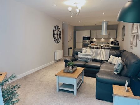 Lockton House Peasholm Gap, YO12 7TN, Scarborough - Photo 3