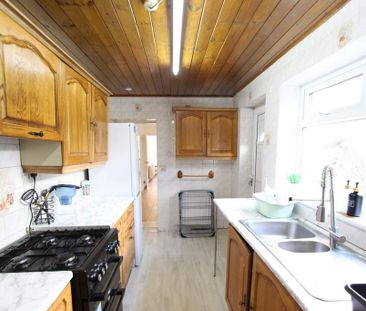 4 bedroom terraced house to rent - Photo 6