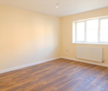 2 bedroom semi-detached house to rent - Photo 3