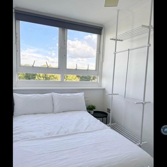 4 bedroom flat to rent - Photo 1