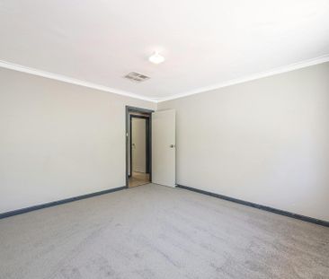 Charming Home in Super Central Mandurah Location - Photo 3