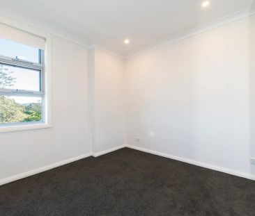 “Luxury And Easy Living” - Photo 6