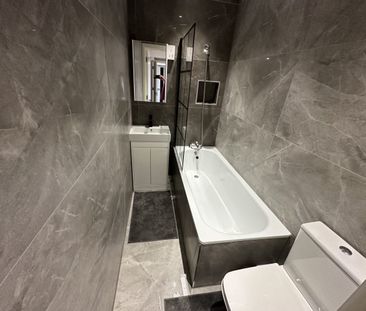 One-Bedroom Apartment - Photo 2