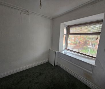 1 Bed Flat, Rowson Street, CH45 - Photo 2