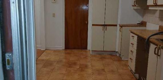 Appartement à louer - Vieux-Longueuil : 4 et demi, à l'étage - Photo 2