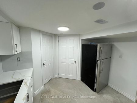 For Lease - 116 Southlawn Avenue Unit# #Bsmt, Oshawa, Ontario - Photo 5