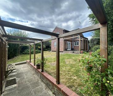 4 bedroom detached house to rent - Photo 6