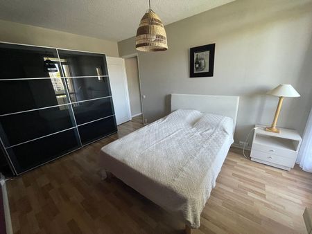 Location Appartement 4 pièces 84m² - Photo 3