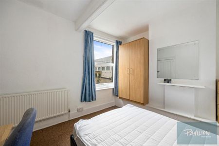 3 bedroom apartment to rent - Photo 3