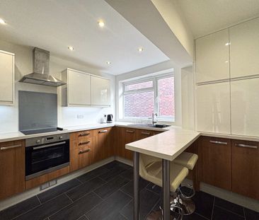 2 Bed Flat, Parkdale, N11 - Photo 5