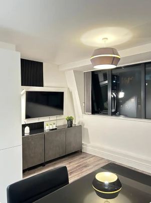 2 Bed Flat, Queens House, S1 - Photo 1