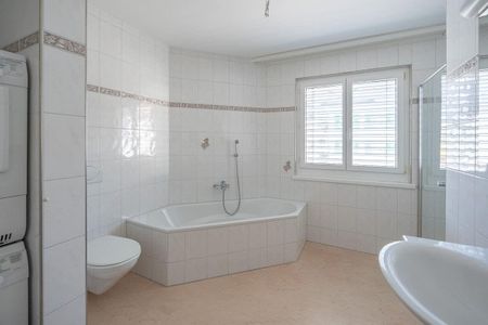 4.5 Zimmer, 111 m², 1. Stock - Photo 4