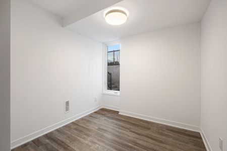 For Lease - 40 Ed Clark Gardens Unit# Th1, Toronto, Ontario - Photo 5