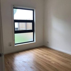 Nearly New 4-Bedrooms Townhouse in Clayton - Photo 2