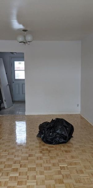 Beau et grand 5-1/2 au 2e étage d'un triplex rénové à Montreal, Mercier-Hochelaga - Photo 1