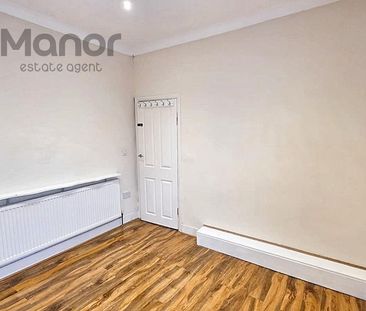4 bedroom terraced house to rent - Photo 5