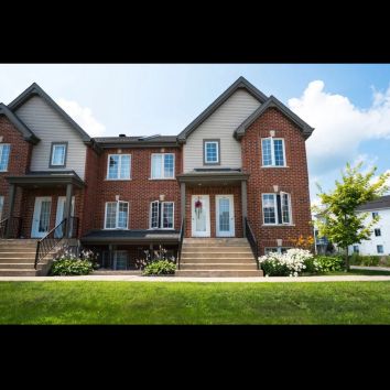 Très Grand 4 1/2 Style Condo - Photo 1