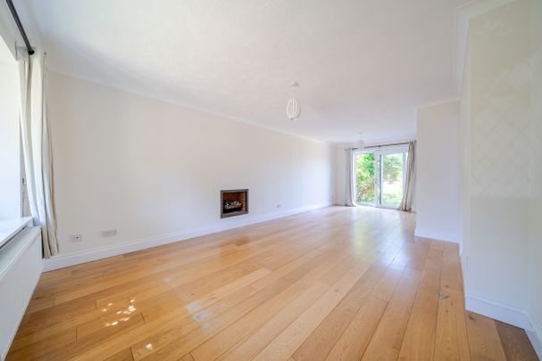 Fox Dene Godalming, Godalming - 4 bedrooms Property for lettings - Seymours - Photo 1