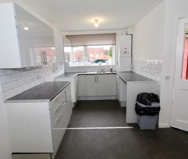 3 bedroom terraced house to rent - Photo 2