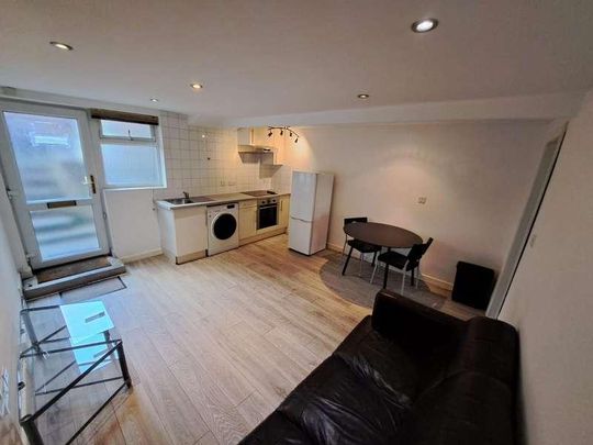 Brudenell Road, Hyde Park, Leeds, LS6 - Photo 1