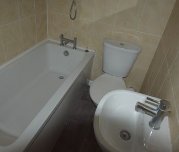 To Let 1 Bed Apartment - Photo 4