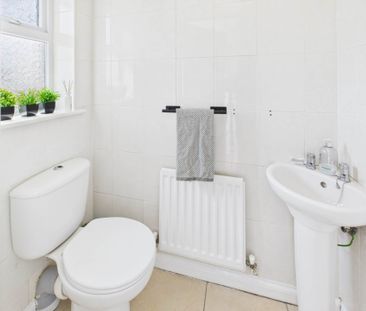 Fixed Price £1,950 pcm - Available Now - Unfurnished - Photo 6