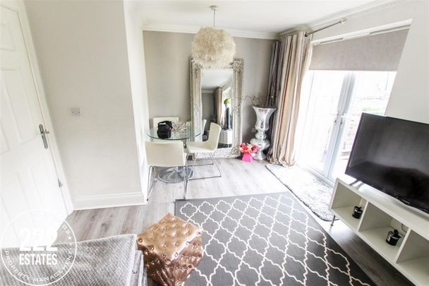 The Scholes - St. Helens - WA10 - Photo 1