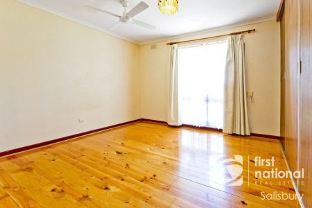 Neat Family Home - Photo 3