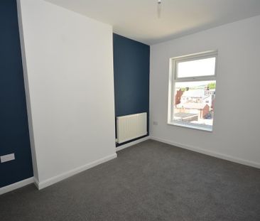 2 bedroom end of terrace house to rent - Photo 6