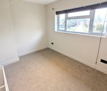 Balmoral Drive, Woking, Surrey, GU22 - Photo 5