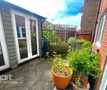 4 bedroom terraced house to rent - Photo 6