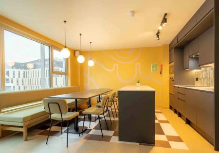 Gold 3 Bed Apt Plus - Photo 2