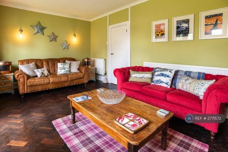 3 bedroom detached house to rent - Photo 2