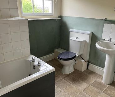 3 bedroom terraced house to rent - Photo 2