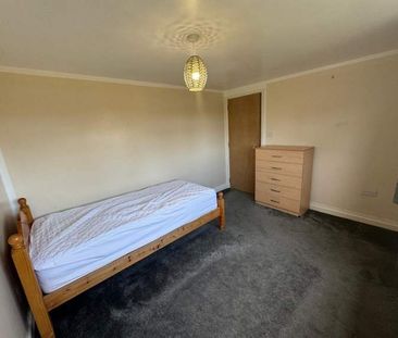 Room in a Shared House, Overstone Road, LU4 - Photo 3