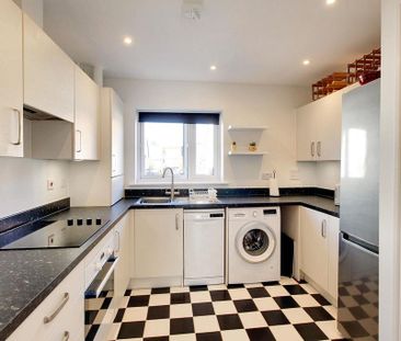 2 bedroom coach house to rent - Photo 5