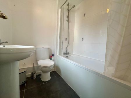 2 bedroom terraced house to rent - Photo 2