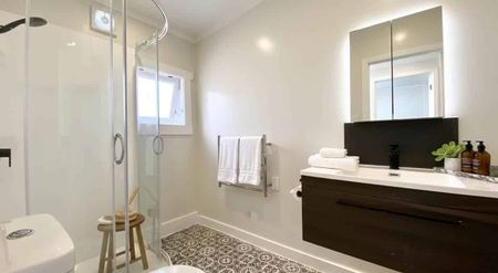 Stylish 2-Bedroom Character Gem - Photo 3